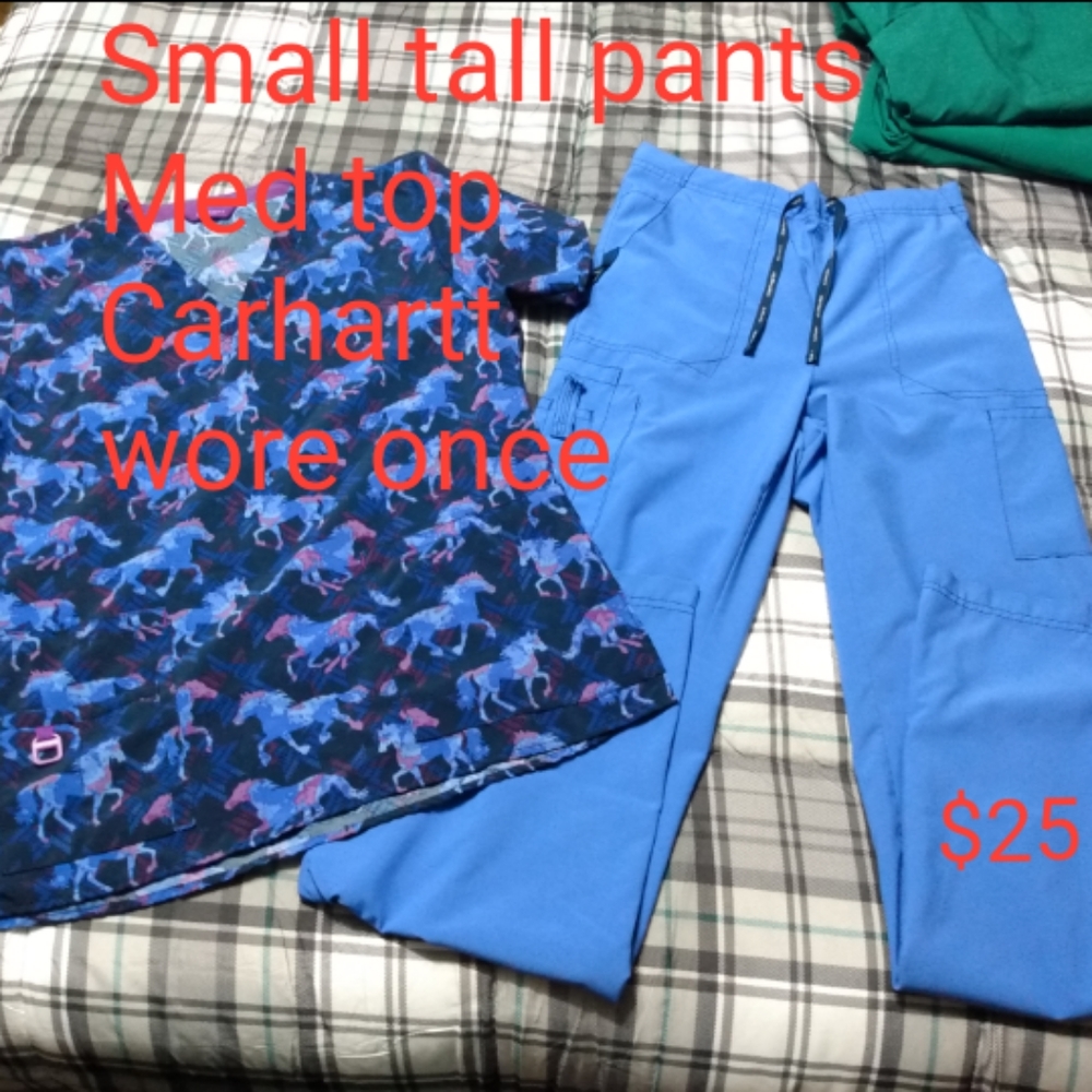 Carhartt scrubs Med top Small tall bottom